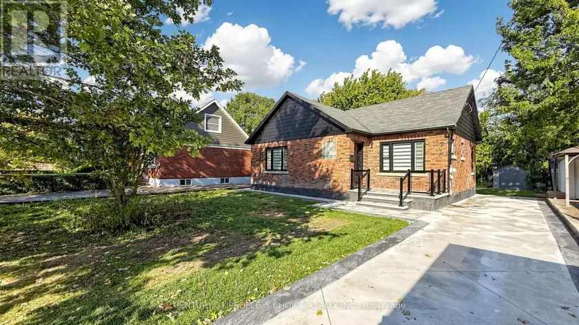 Detached at 7 CECIL STREET, St. Catharines