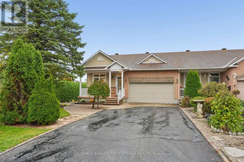 Townhouse at 1 SABLE RUN DRIVE, Ottawa