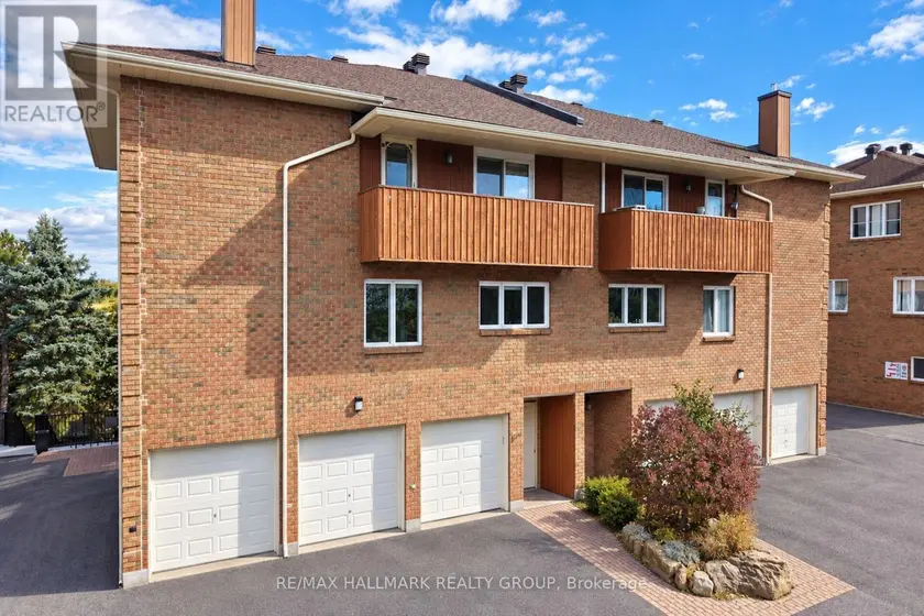 Townhouse at 12 - 207 STRATAS COURT, Ottawa