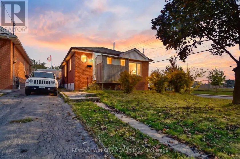 Detached at 66 WALTER AVENUE N, Hamilton