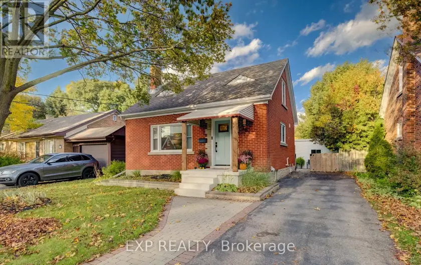 Detached at 36 CRESTWOOD AVENUE, Kitchener