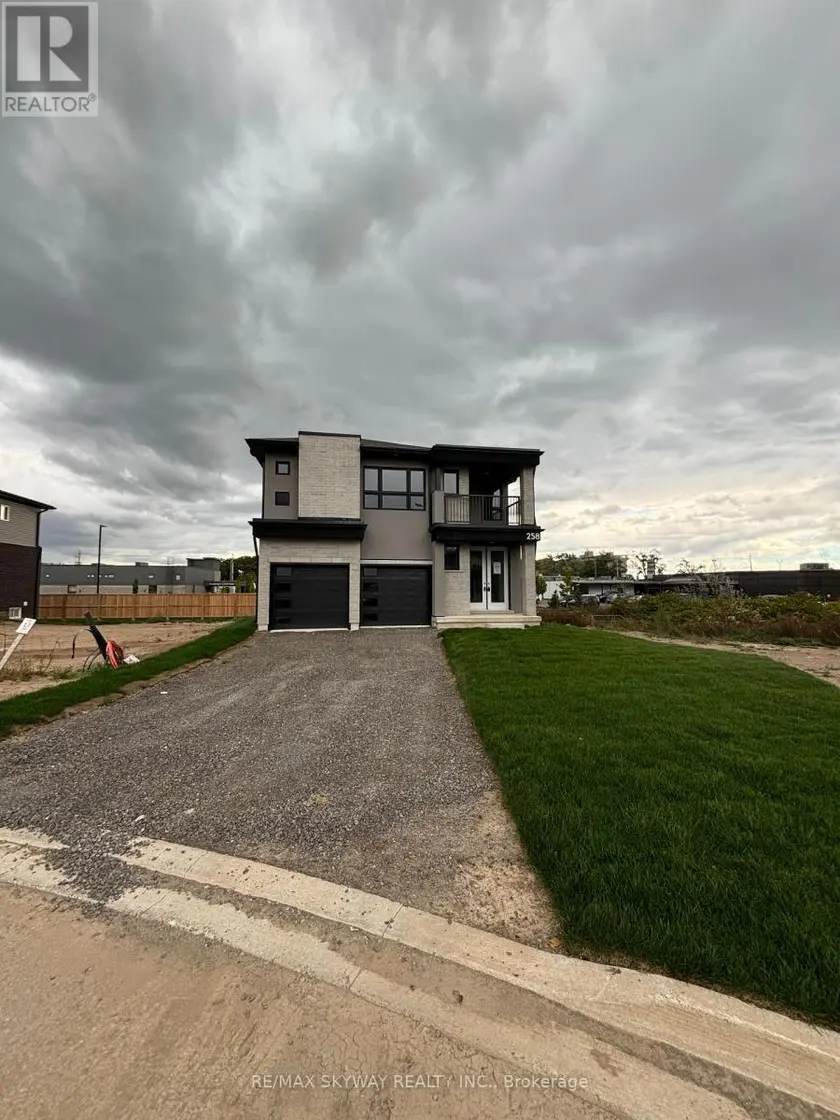 Detached at 258 WELLANDWALE DRIVE, Welland