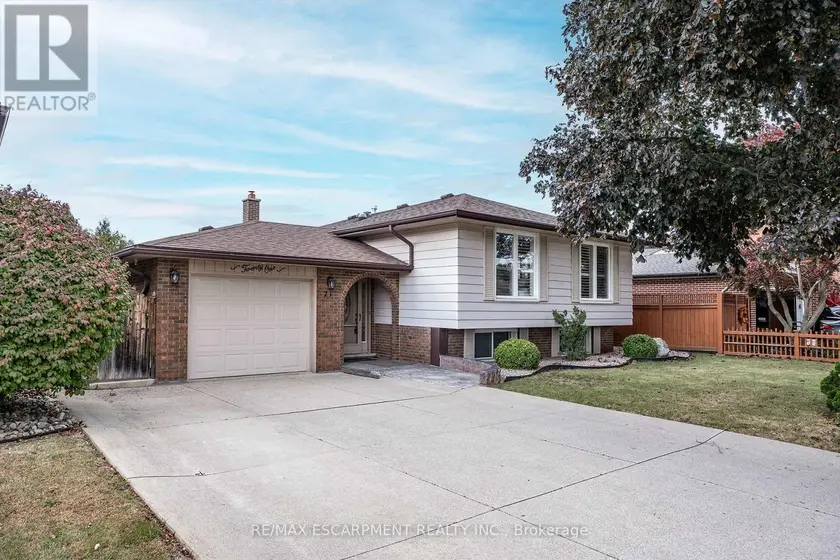 Detached at 21 GREEN FOREST DRIVE, Hamilton