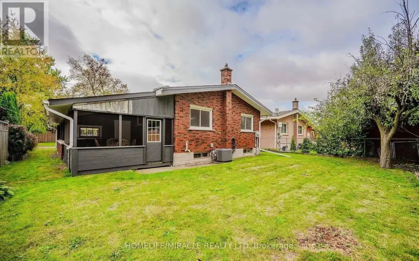 Detached at 10 GREENWOOD AVENUE, Cambridge