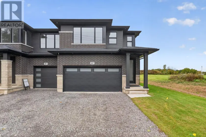 Townhouse at 967 CLARE AVENUE, Welland