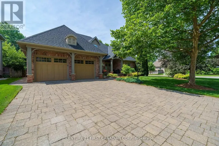 Detached at 2091 VALLEYRUN BOULEVARD, London North