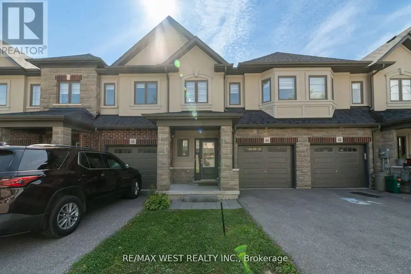 Townhouse at 44 - 324 EQUESTRIAN WAY, Cambridge
