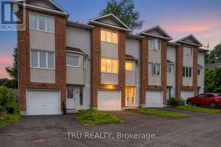 Townhouse at 27 - 2050 RIVIERA TERRACE, Clarence-Rockland