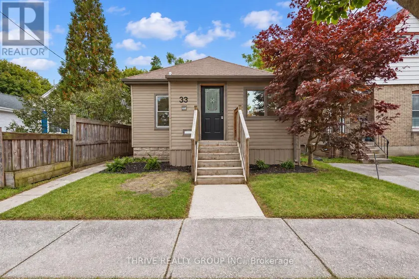 Detached at 33 GLENWOOD AVENUE E, London East