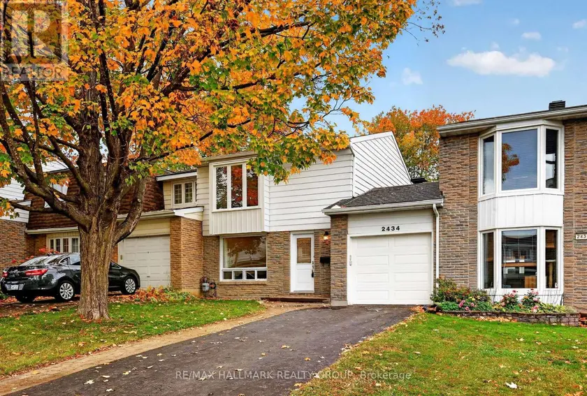 Townhouse at 2434 BRAEBURN PLACE, Ottawa