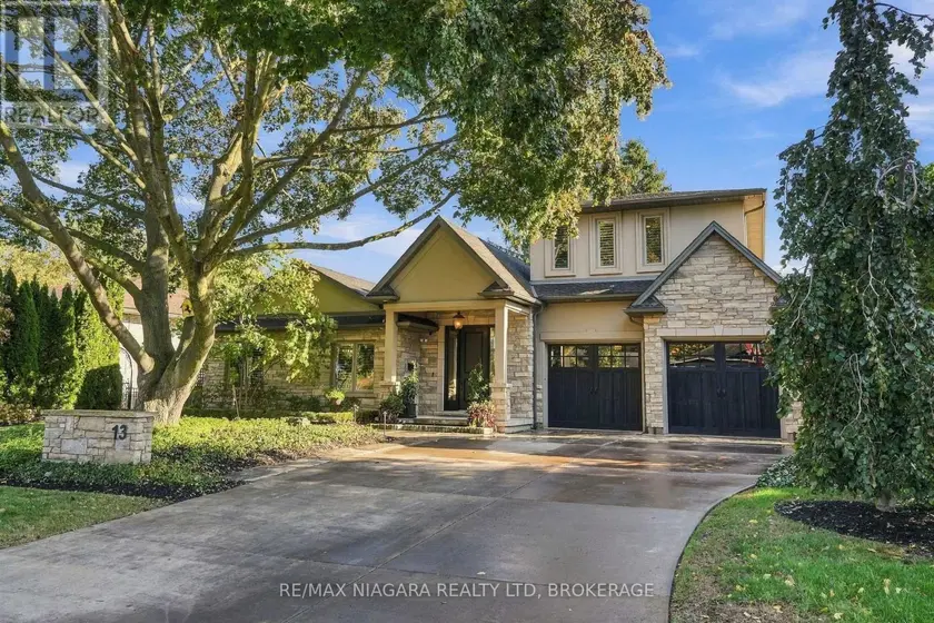 Detached at 13 ROYAL HENLEY BOULEVARD, St. Catharines