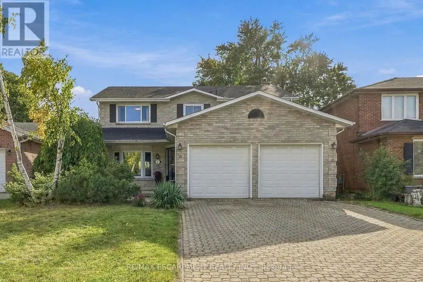 Detached at 18 ROWNTREE DRIVE, Hamilton