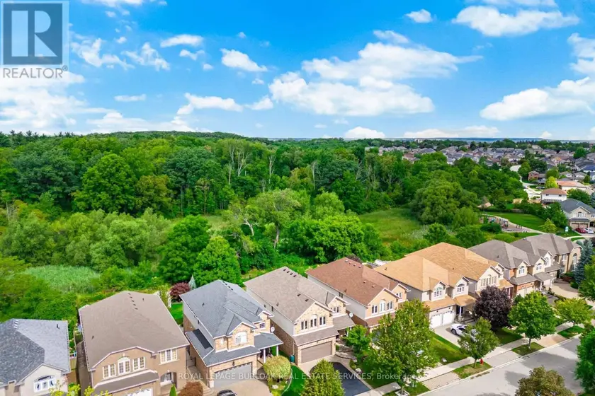 Detached at 84 MEADOWBANK DRIVE, Hamilton
