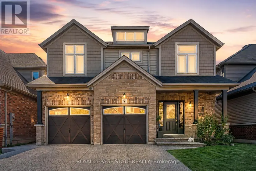 Detached at 7 KINSMAN DRIVE, Hamilton