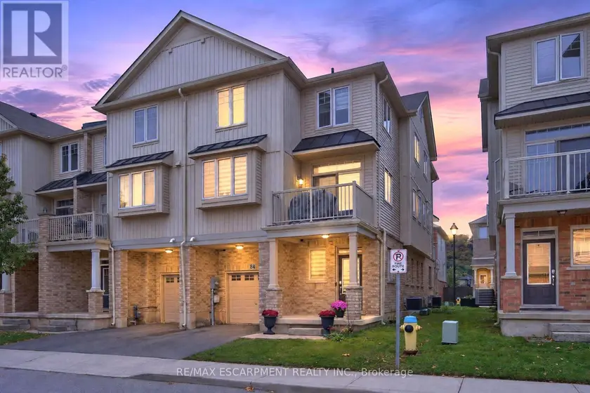 Townhouse at 84 - 6 CHESTNUT DRIVE, Grimsby