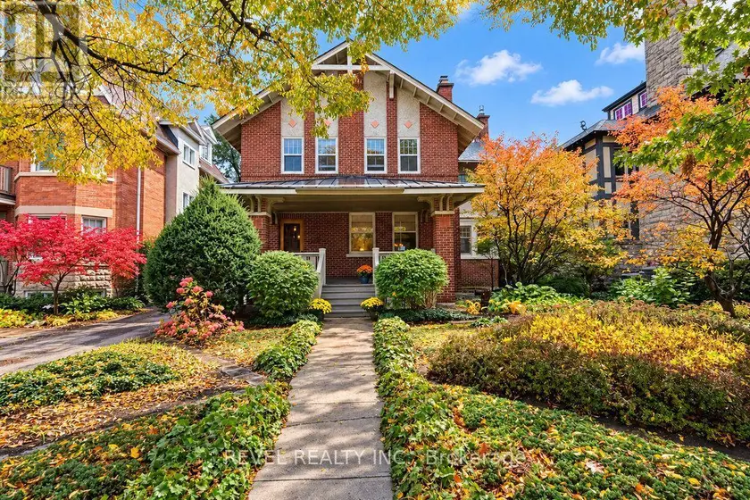 Detached at 204 CLEMOW AVENUE, Ottawa