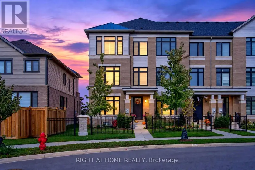 Townhouse at 26 FREEDOM CRESCENT, Hamilton
