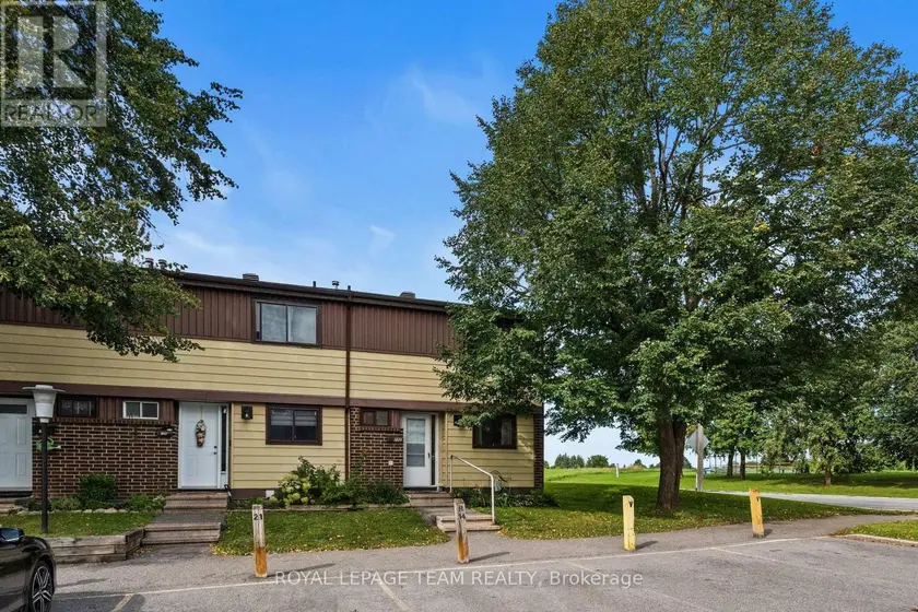 Townhouse at E - 73 FOXFIELD DRIVE, Ottawa