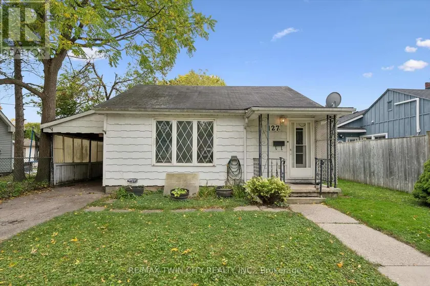 Detached at 127 SPADINA ROAD E, Kitchener