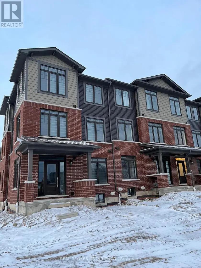 Townhouse at 1 - 100 HOLLYWOOD COURT, Cambridge