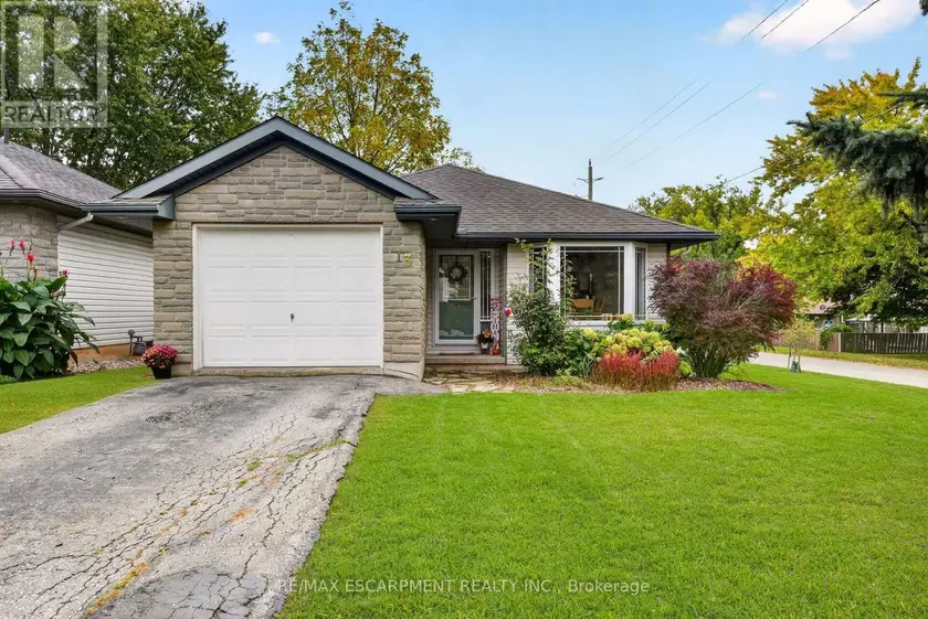 Detached at 13 BARTON STREET, Haldimand