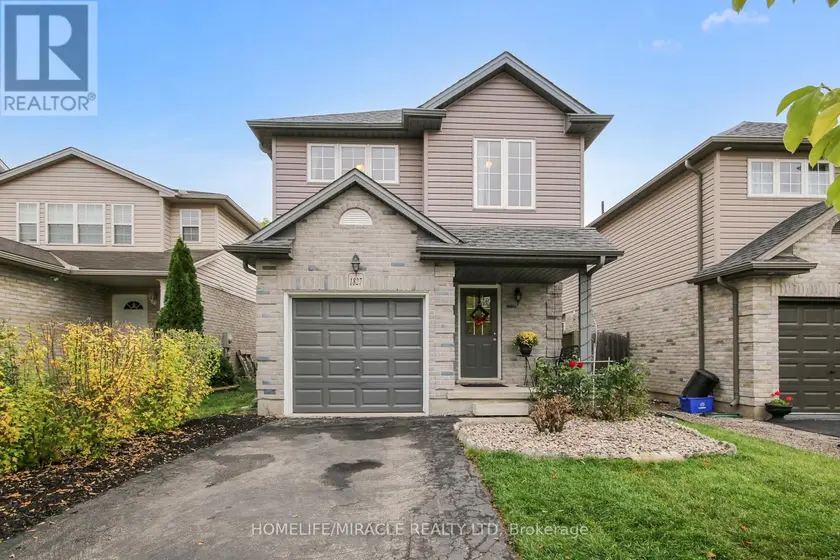 Detached at 1827 BLOOM CRESCENT, London North