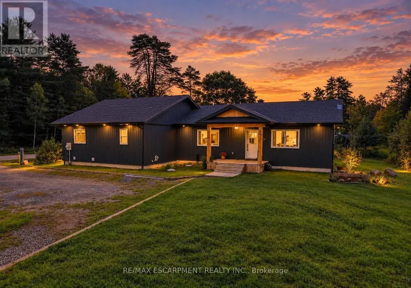 Detached at 400 RAYMOND ROAD, Muskoka Lakes