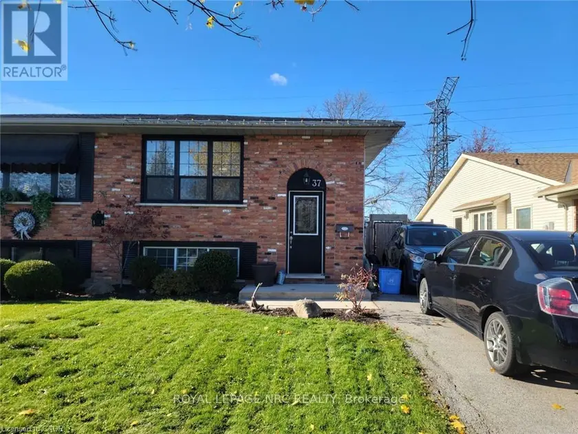 Semi-Detached/Link at 37 FOX TRAIL DRIVE, St. Catharines