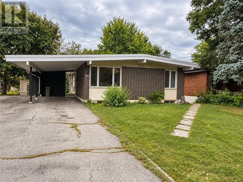 Detached at UPPER - 63 SANATORIUM ROAD, Hamilton
