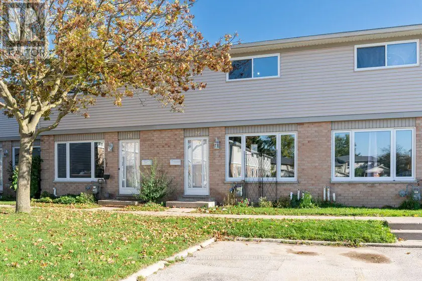 Townhouse at 16 - 320 WESTMINISTER AVENUE, London South