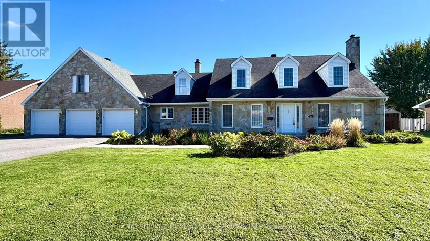 Detached at 1920 BELVEDERE CRESCENT, Cornwall