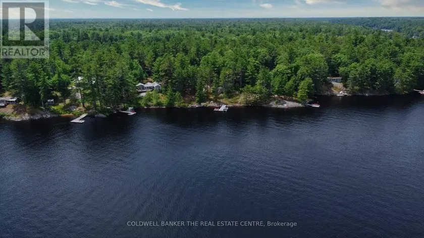 Detached at 8 ISLAND 1RL ISLAND, Gravenhurst