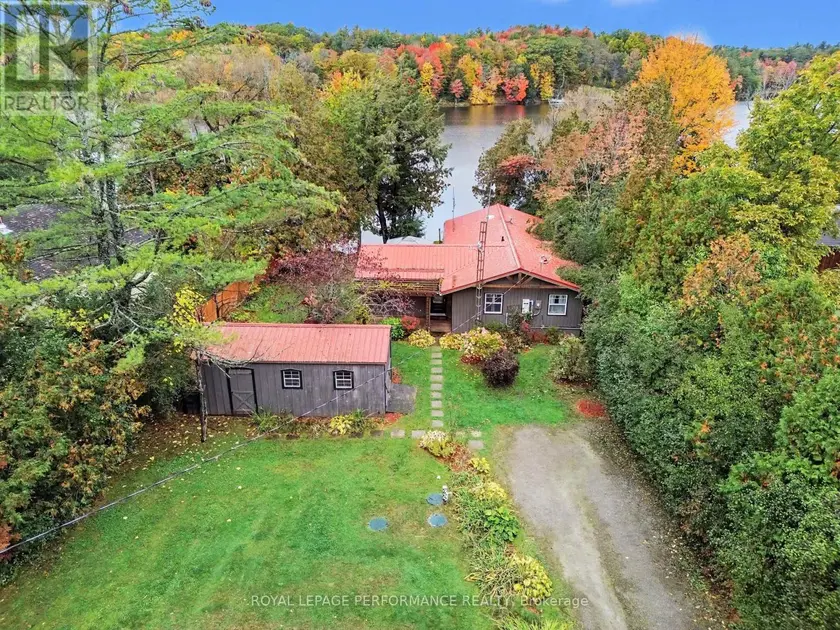Detached at 36 KERRY FOREST DRIVE, Front of Yonge