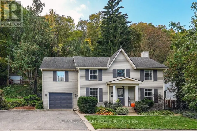 Detached at 173 MAIN STREET W, Grimsby