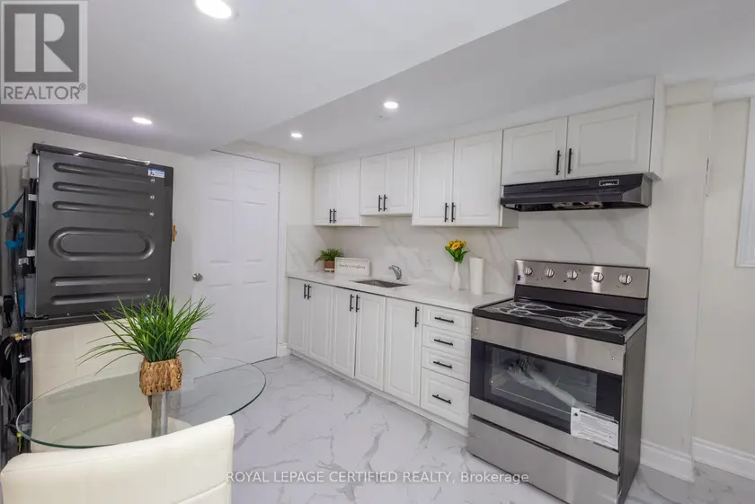 Semi-Detached/Link at BSMT - 111 LIMERIDGE ROAD W, Hamilton