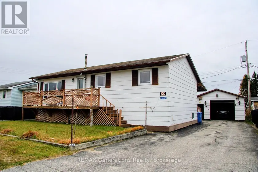 Detached at 22 MOOSE DRIVE, Manitouwadge