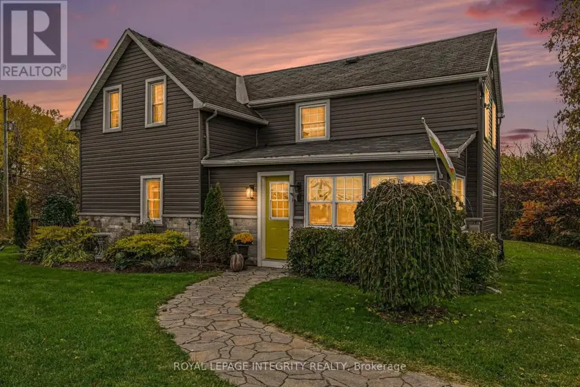 Detached at 27 COBUS ROAD, Renfrew