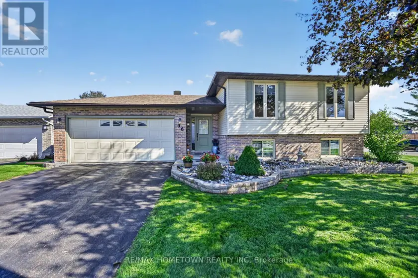 Detached at 96 CAMBRIDGE CRESCENT, Brockville
