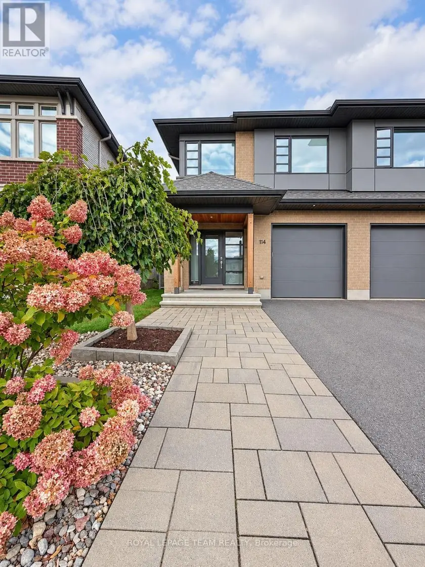 Townhouse at 114 LARIMAR CIRCLE, Ottawa