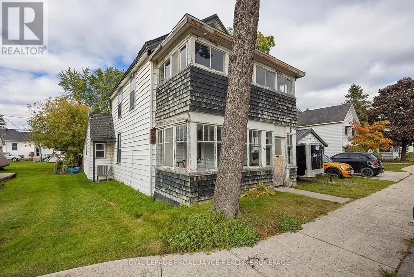 Detached at 308 BROCK STREET, Gananoque