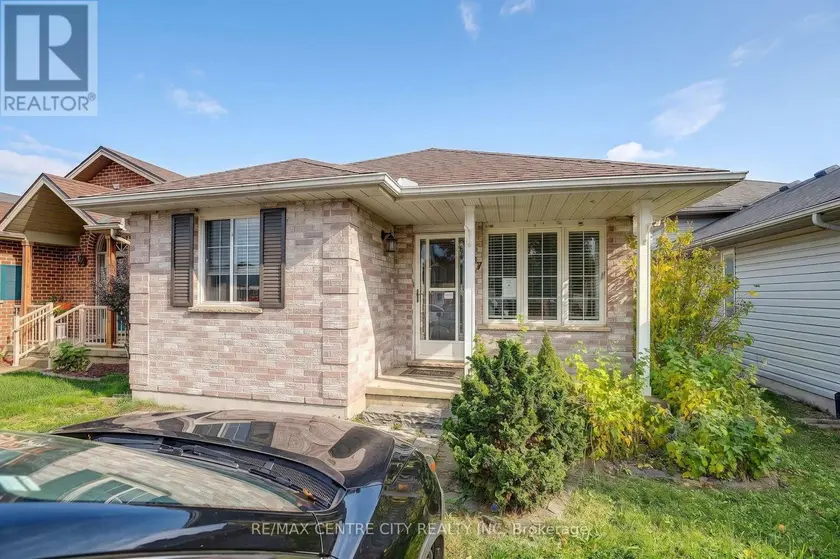 Detached at 37 JUNO DRIVE, St. Thomas