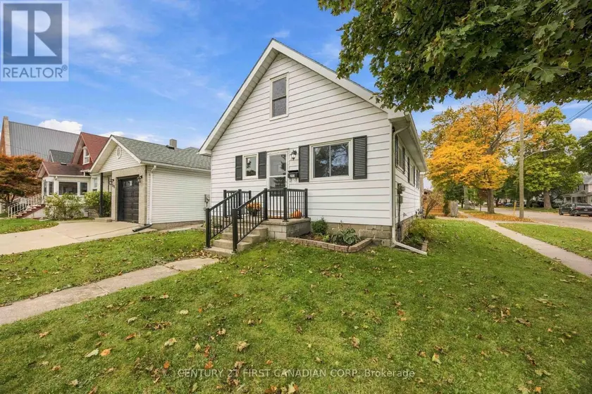 Detached at 353 TALFOURD STREET, Sarnia