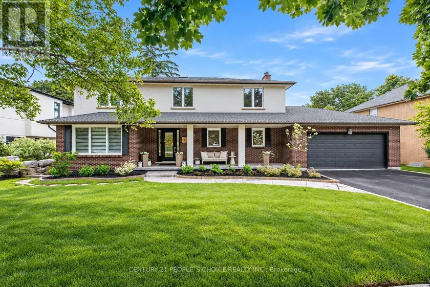 Detached at 7 CARL CRESCENT, Hamilton