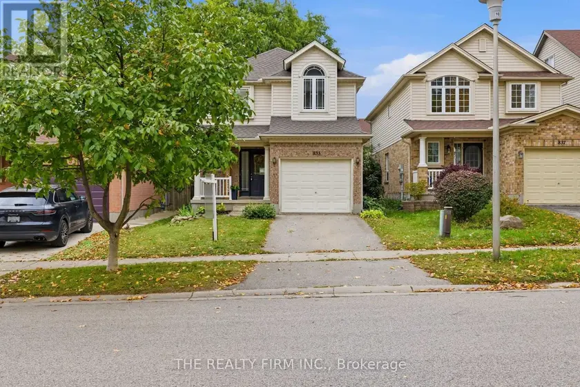Detached at 833 CAPULET LANE, London North