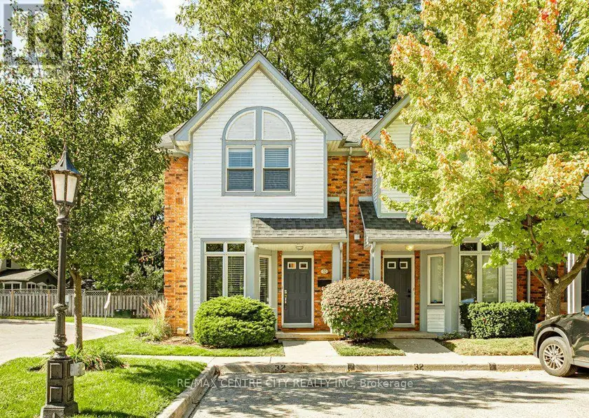 Townhouse at 32 - 1415 COMMISSIONERS ROAD W, London