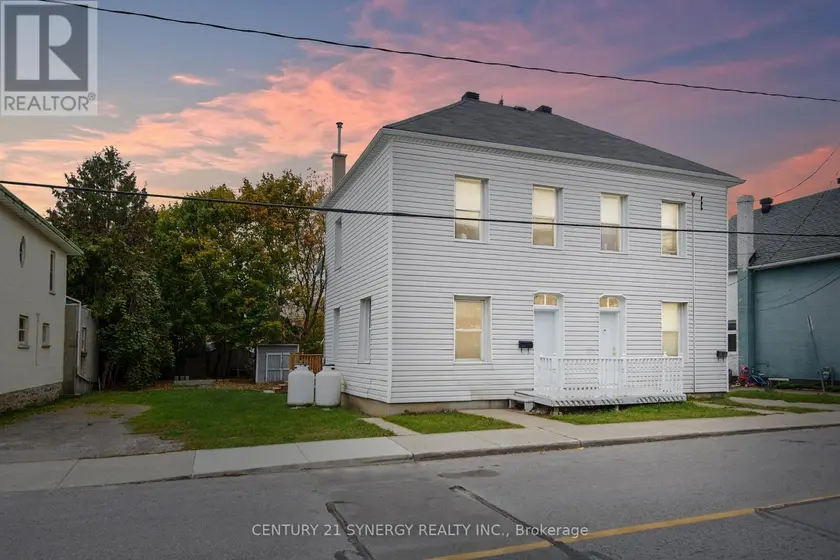 Multiplex at 154-156 BECKWITH STREET, Smiths Falls
