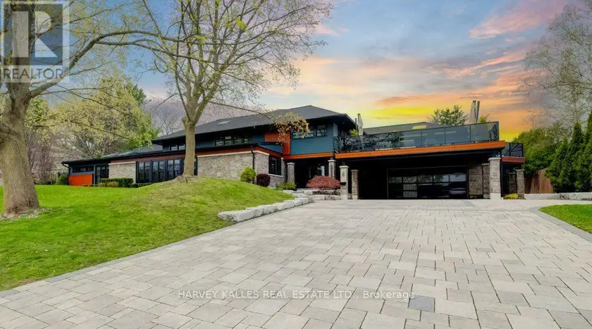 Detached at 8 WESTGATE WALK, Kitchener