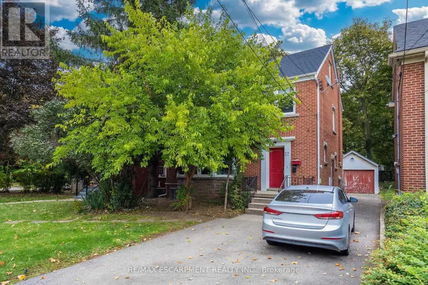 Detached at 27 FORSYTH AVENUE S, Hamilton