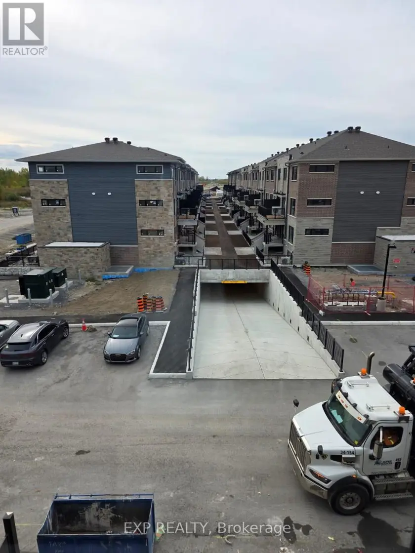 Townhouse at 10 - 201 GLENROY GILBERT DRIVE, Ottawa
