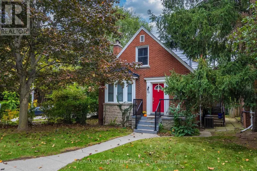 Detached at 23 FORSYTH AVENUE S, Hamilton